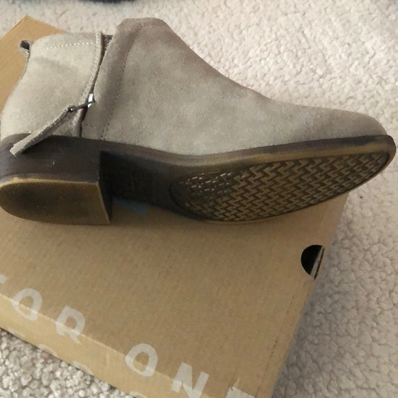Tom’s Deia desert taupe bootie - Picture 2 of 4